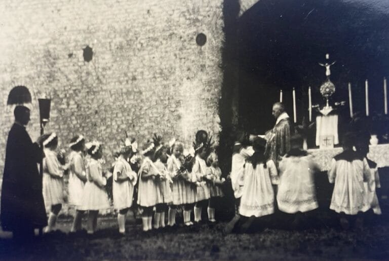 1955-06-09 Fronleichnamsprozession bei Lübbers